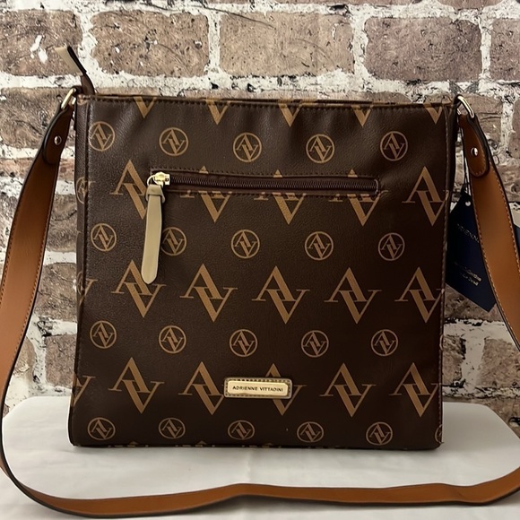 Adrienne‎ Vittadini Satchel w/Buckle Detail - Picture 7 of 13